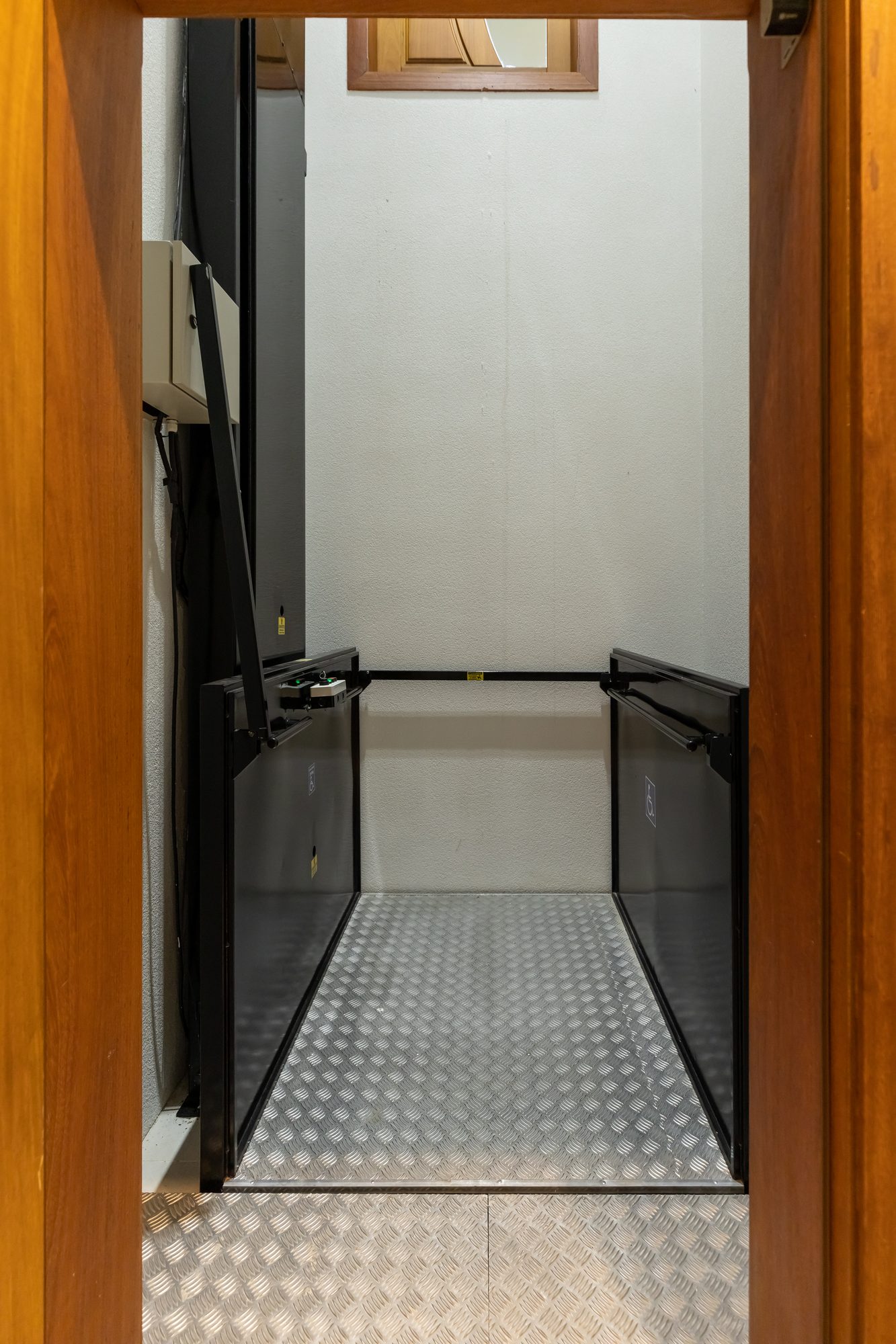 Elevador interno para acessibilidade entre os pavimentos